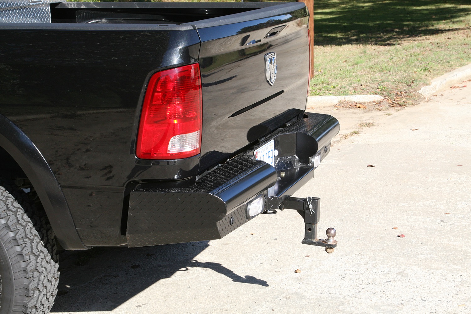 Fab Fours DR03-T1050-B Black Steel Ranch Rear Bumper